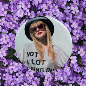 $3 Add-On 🆕Taylor Swift Button Pin